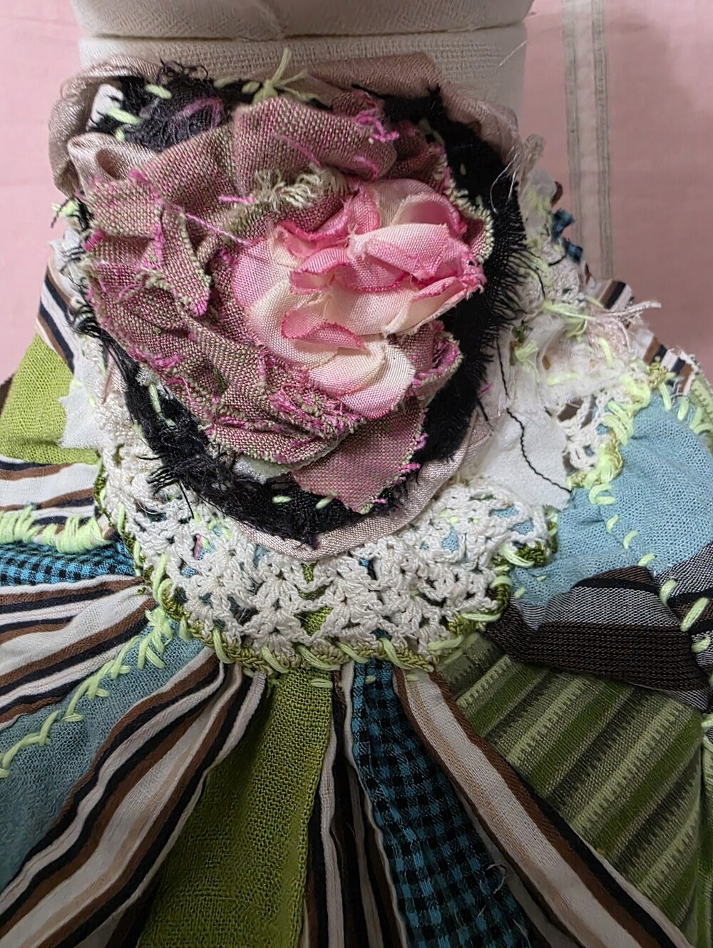 JABOT🩷MOSSIE ANNA ARTISAN DESIGN🩷OOAK NWT🩷VINTAGE TEXTILES - Picture 6 of 15